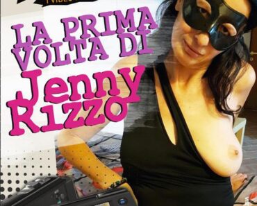 La prima volta di Jenny Rizzo di Cortona Arezzo CentoXCento Streaming : Oggi conosciamo Jenny Rizzo. Lei Giura di essere la sorella magra di...... per me è una cazzata. So solo che oggi ha preso una dose di uccelli... e questa NON È una cazzata ... ( PORNO-HD-STREAMING - Film Porno Italiani Streaming - PornoHDStreaming , Cento X Cento VOD, Video Porno Gratis, Porno Streaming , DVD Porno , Porno Download , TV per Adulti Streaming ) ... (AMVOD071)