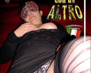 La prima volta con un altro CentoXCento Streaming : Scena 1: Marco ingegnere, Valeria dottoressa hanno chiamato la centoXcento per avverare il sogno del film porno. L'amico in comune Fabio scoperà con questa porchissima coppia. Scena 2: Una coppia che guardando i film della centoXcento si è convinta a girare una scena. Il marito si defila un pò e fa le foto, la moglie intanto schizza, scopa e si fa inculare da 3 cazzi ... ( PORNO-HD-STREAMING - Film Porno Italiani Streaming - PornoHDStreaming , Cento X Cento VOD, Video Porno Gratis, DVD Porno , Porno Download , TV per Adulti )  ... (CXD00712)